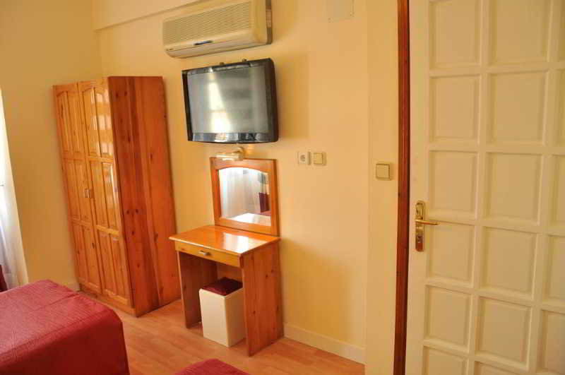 GUROL AQUA RESORT HOTEL AND APART 11/12