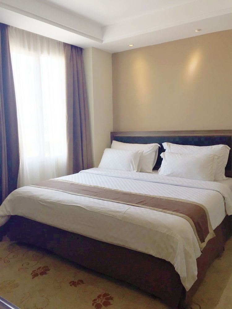 TRAVELLERS HOTEL PHINISI 5/50