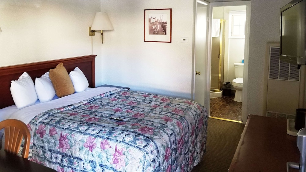 Pacific Heights Inn By Magnuson Worldwide 10/49