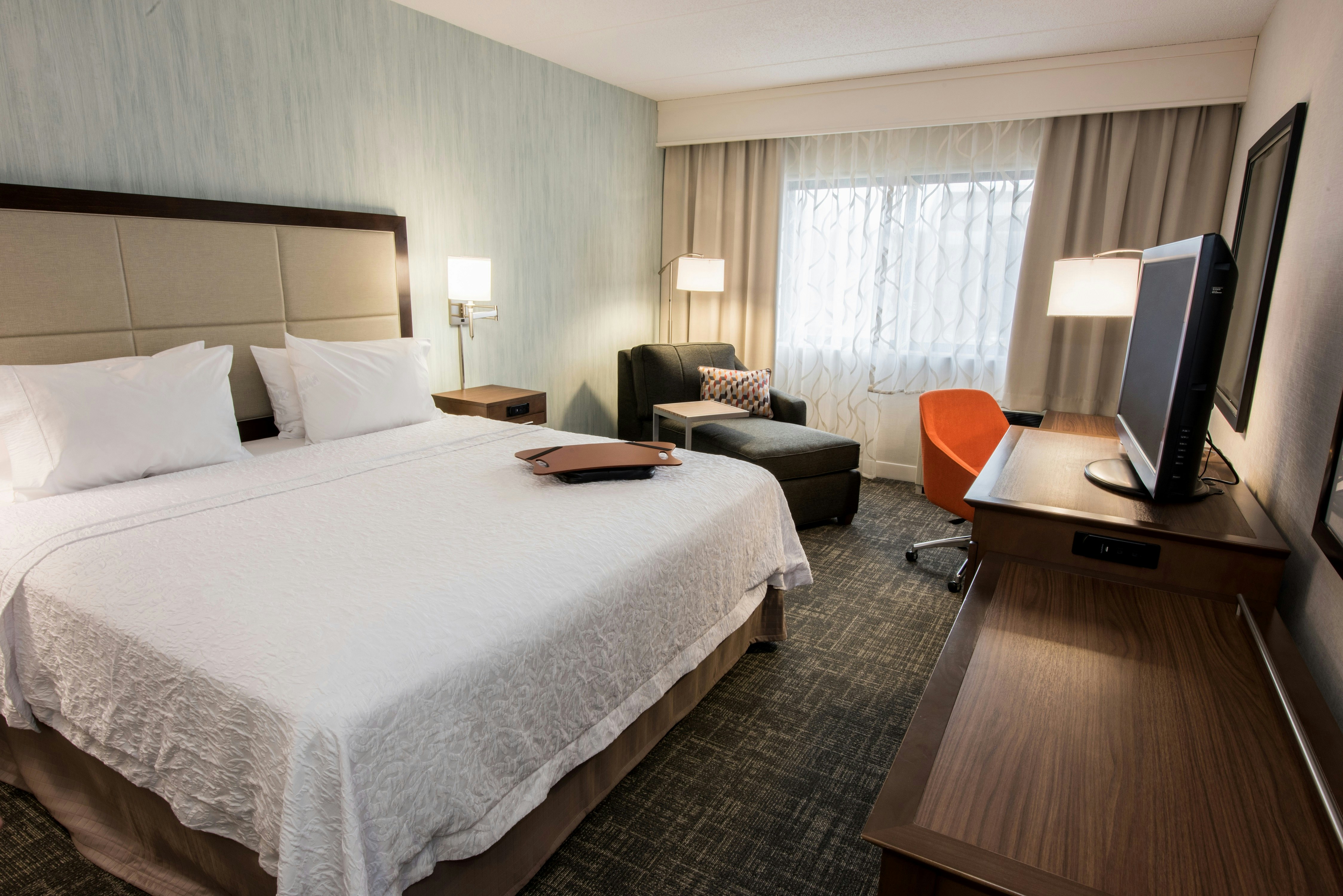 ROOM, KING BED