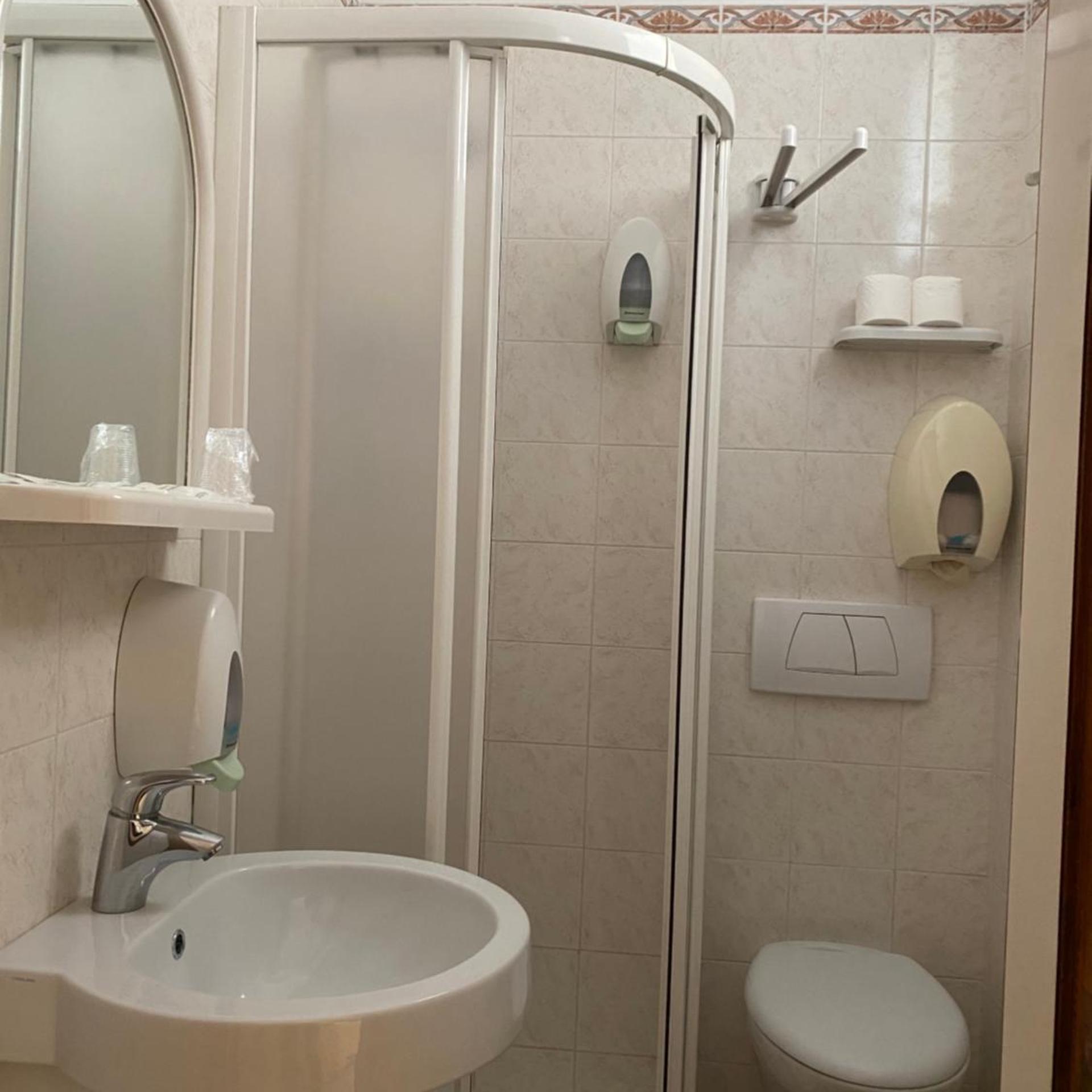 Hotel Modenese 48/50