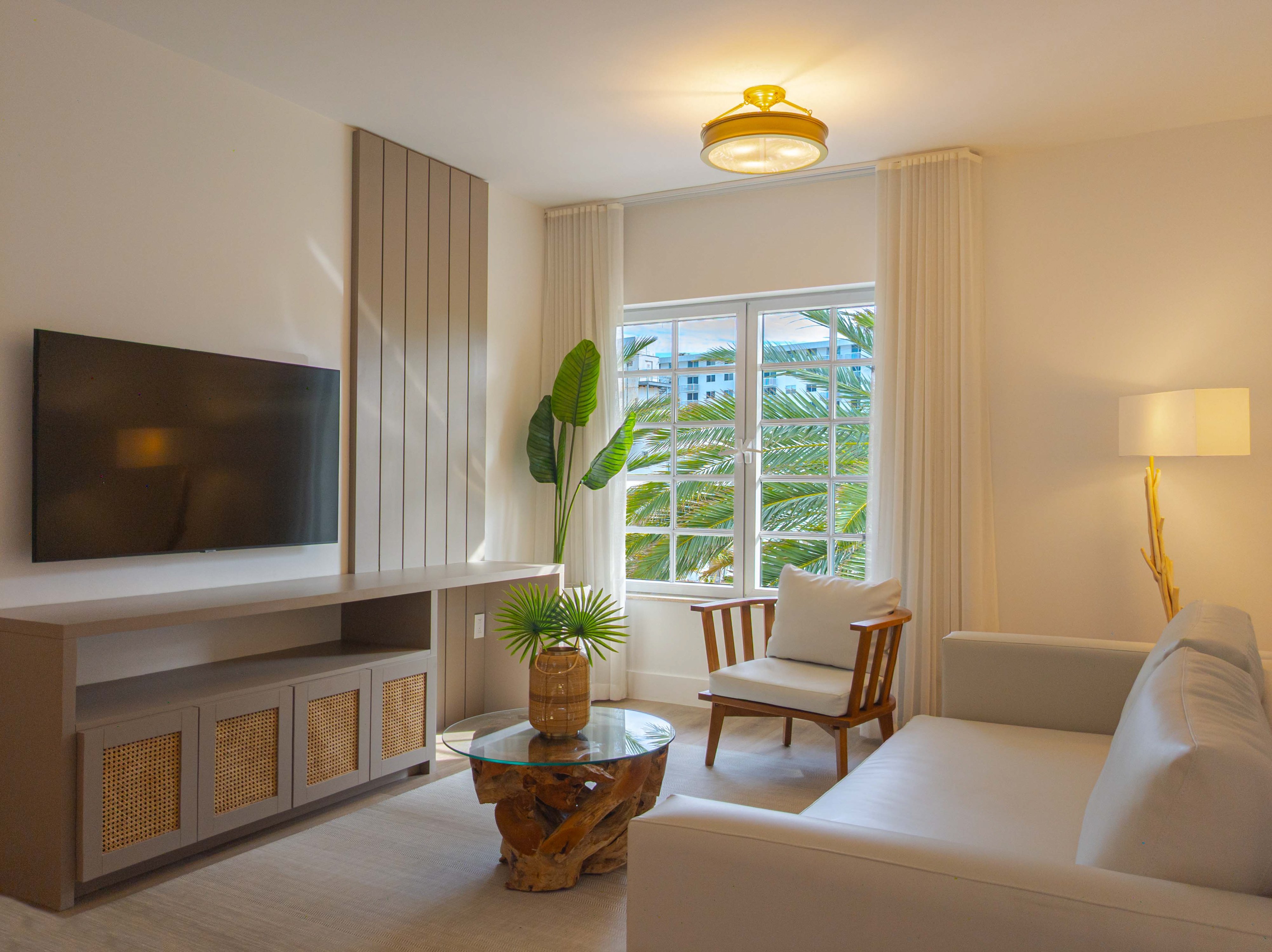 Bentley Hotel South Beach 54/84