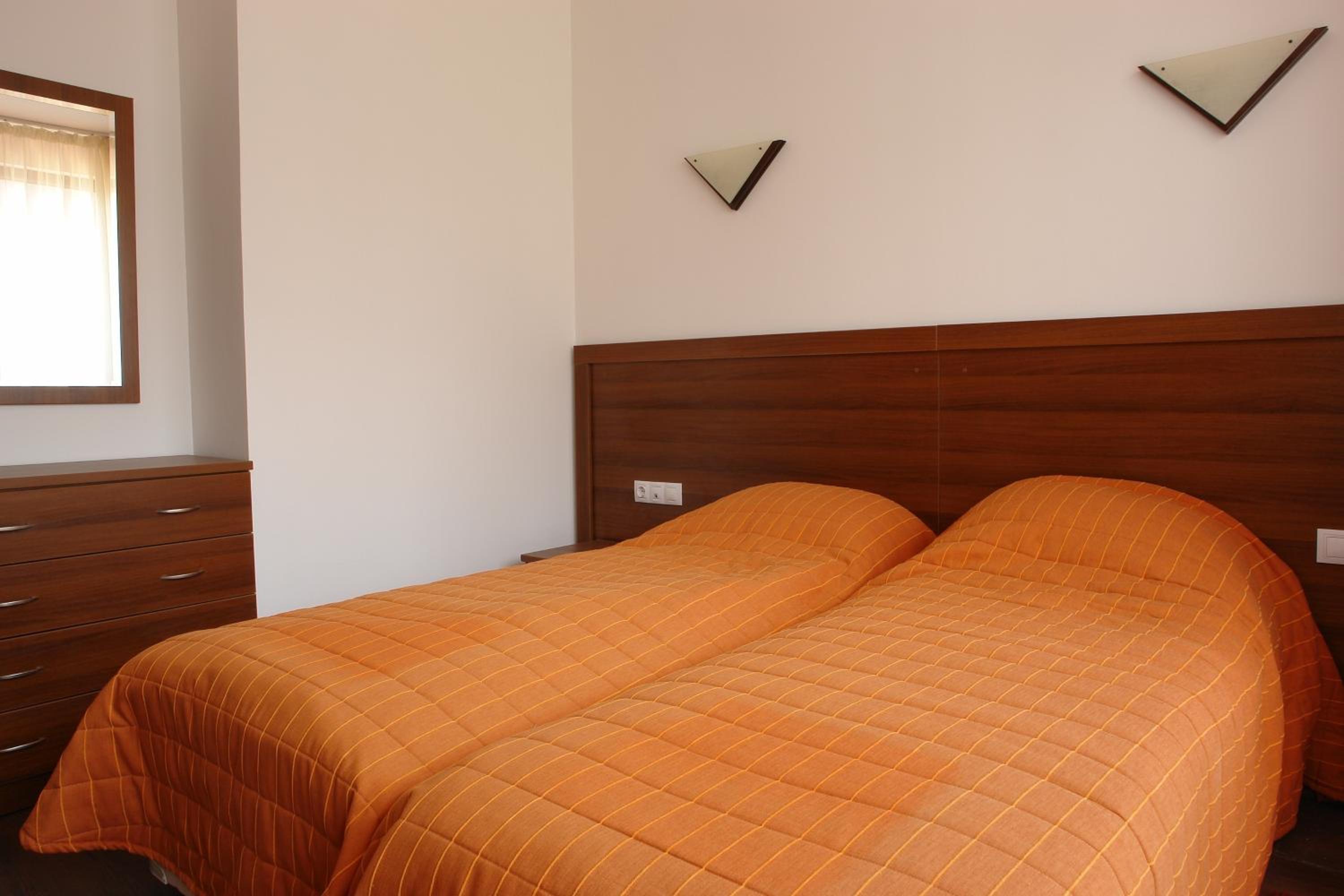 3 Bedrooms, Apartment, Balcony, Pool Access