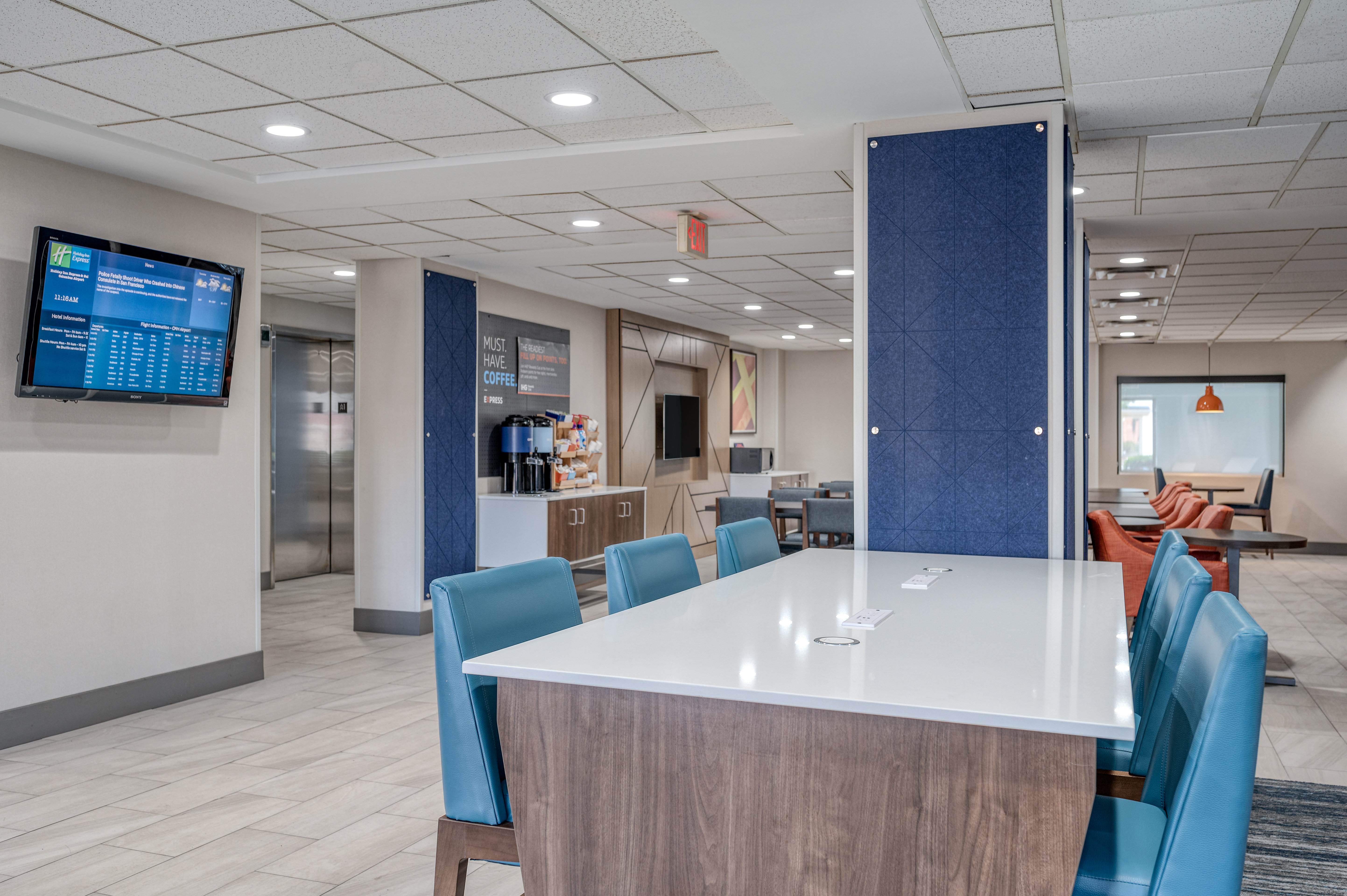Holiday Inn Express & Suites Columbus Airport 8/50