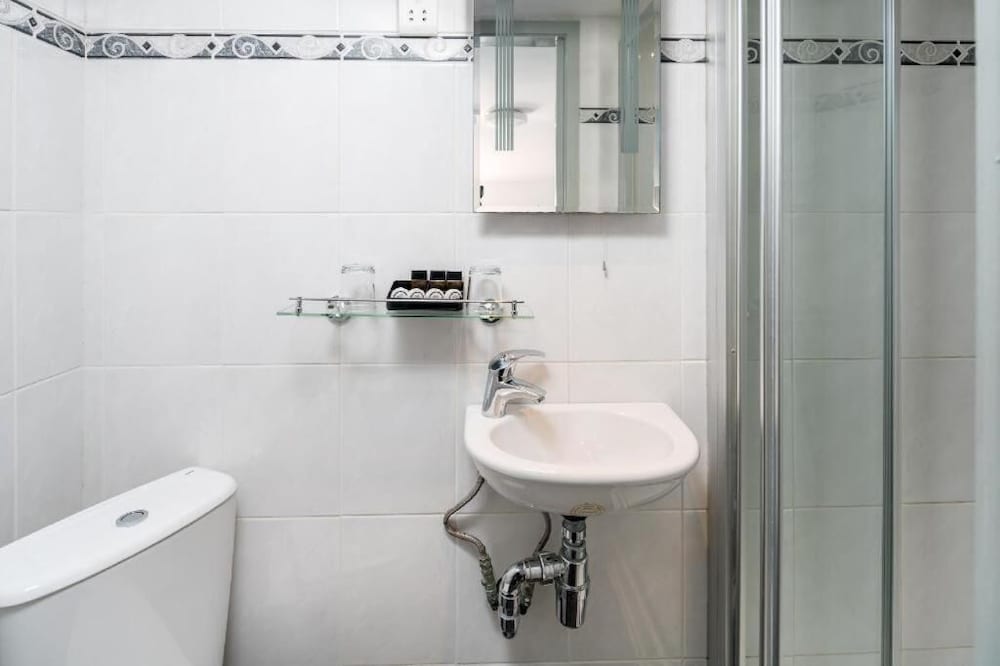 Apollo Hotel Kings Cross 26/41