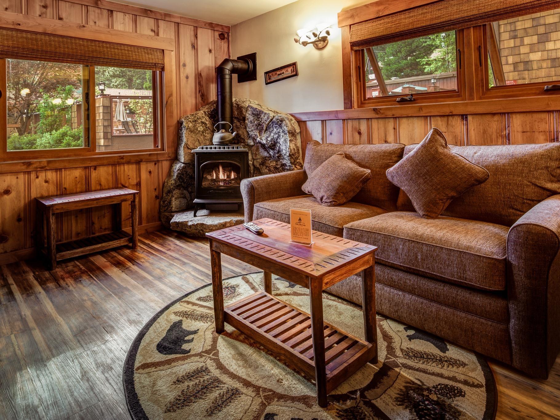 Cedar Glen Lodge 25/52