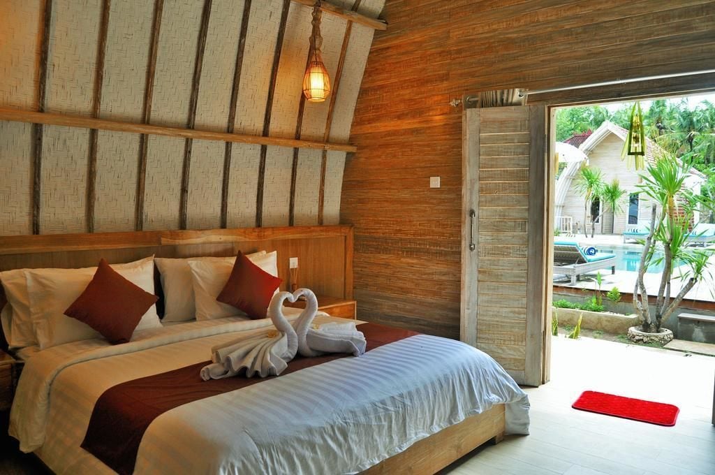 BUNGALOW, KING BED