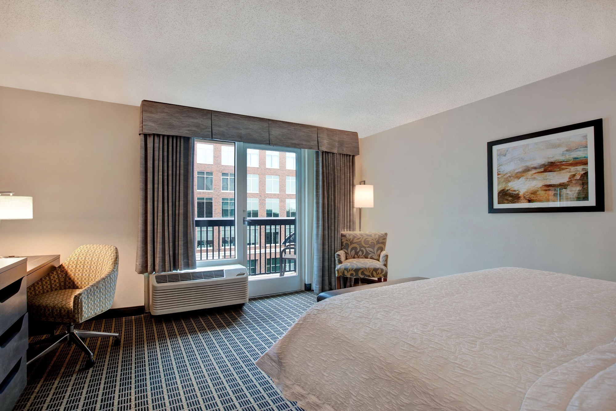 ROOM, KING BED, BALCONY