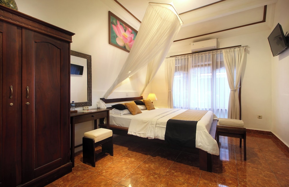 Hotel Jati And Home Stay 31/71