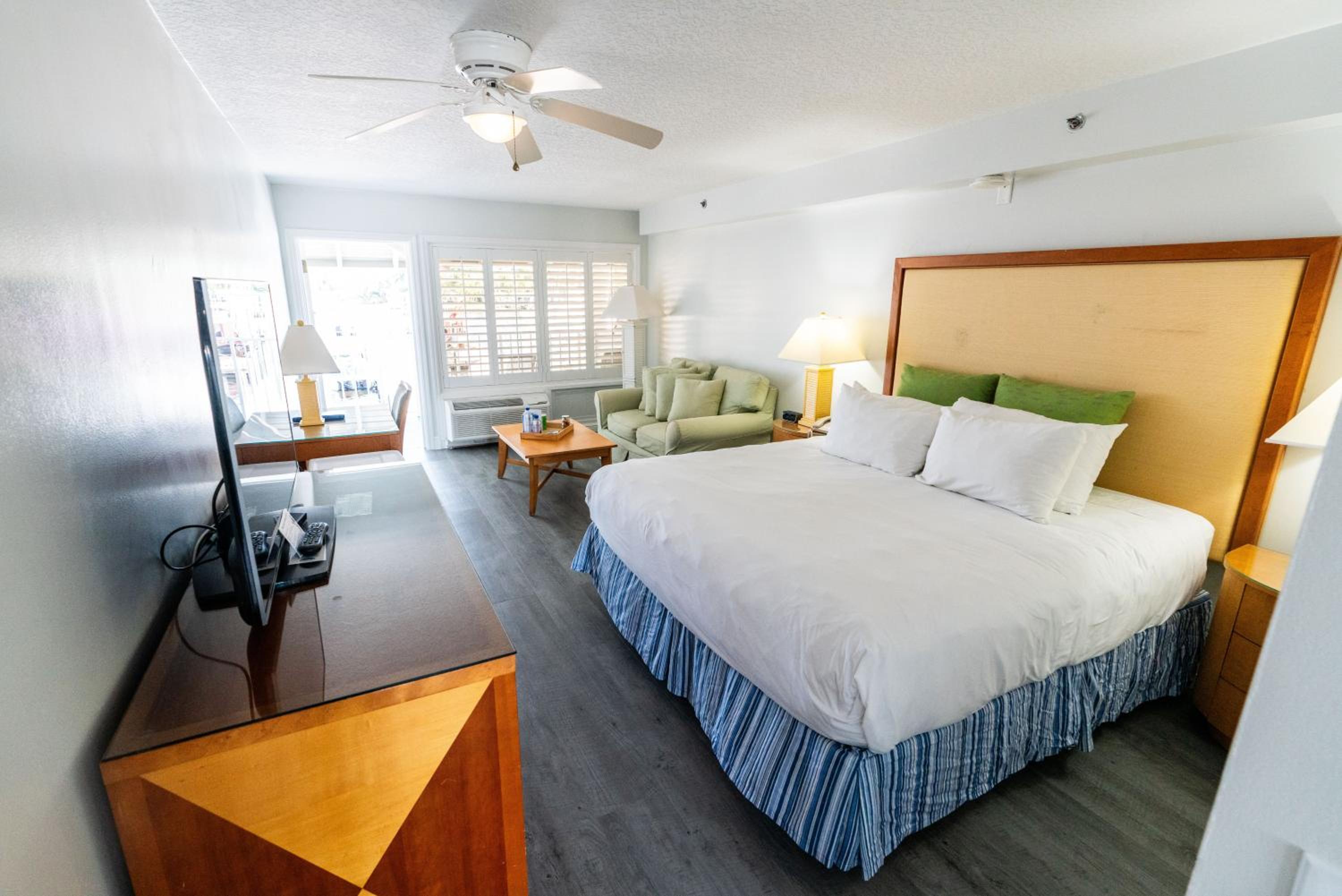 Room, King Bed, Water View