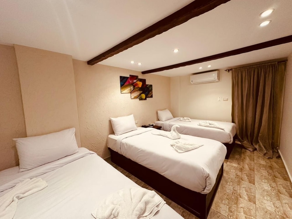 جناح استوديو ملكي بستة أسرّة، Giza Pyramids Inn 2/5