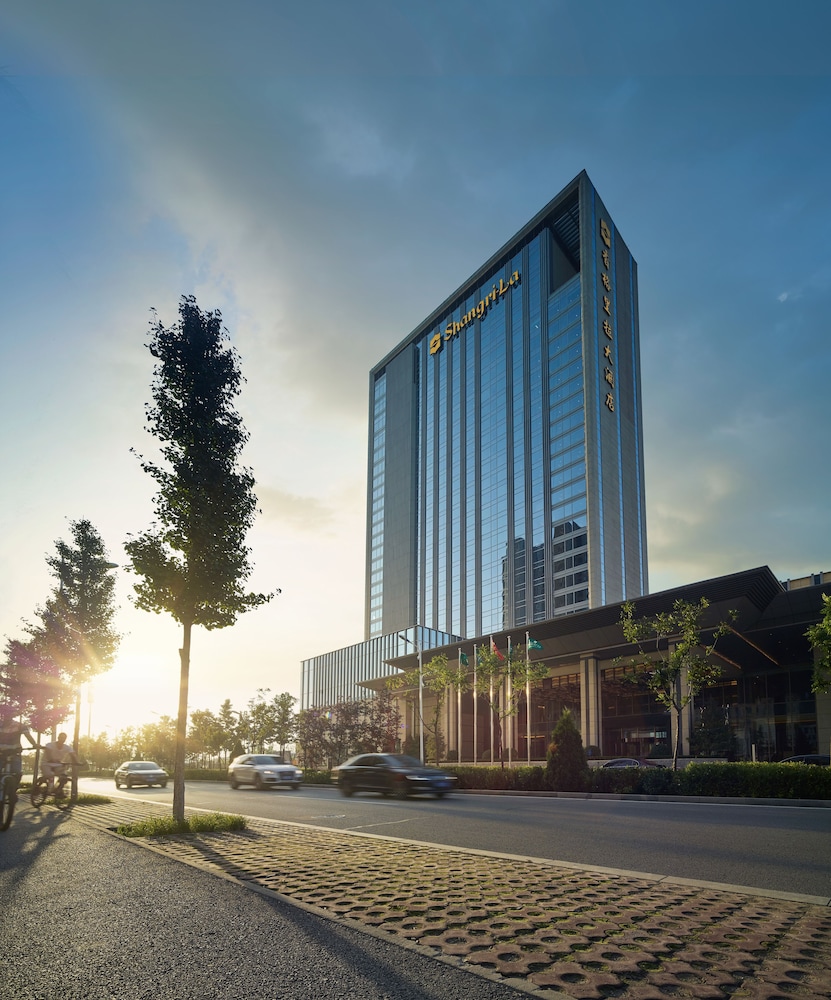 Shangri-La Hotel Tangshan 40/46