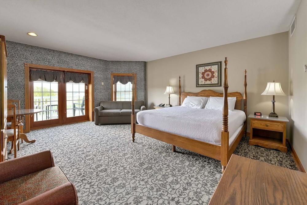 Carlisle Inn Sugarcreek 18/58