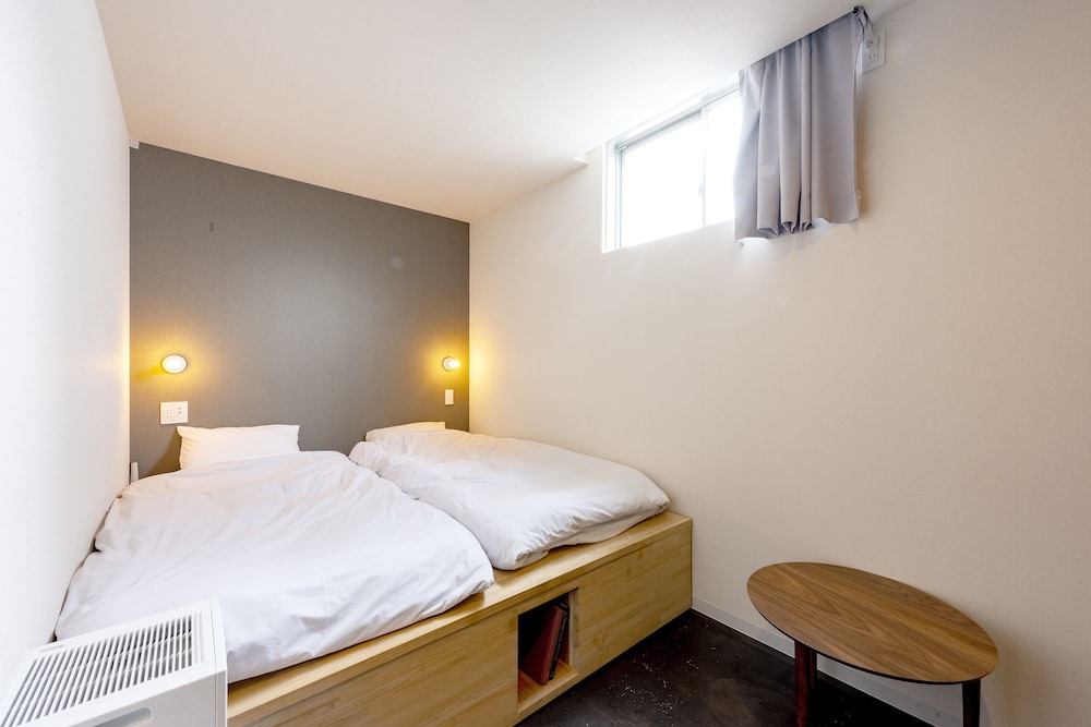 SUPERIOR, TWIN BEDS, SHARED BATHROOM