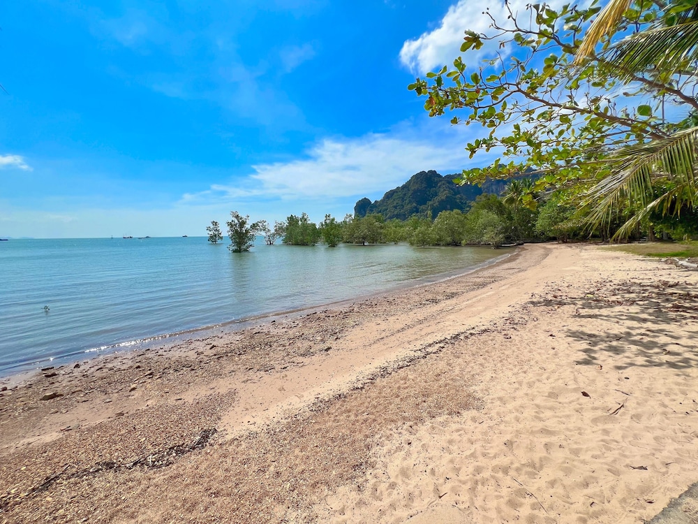 Diamond Beach Resort 32/38