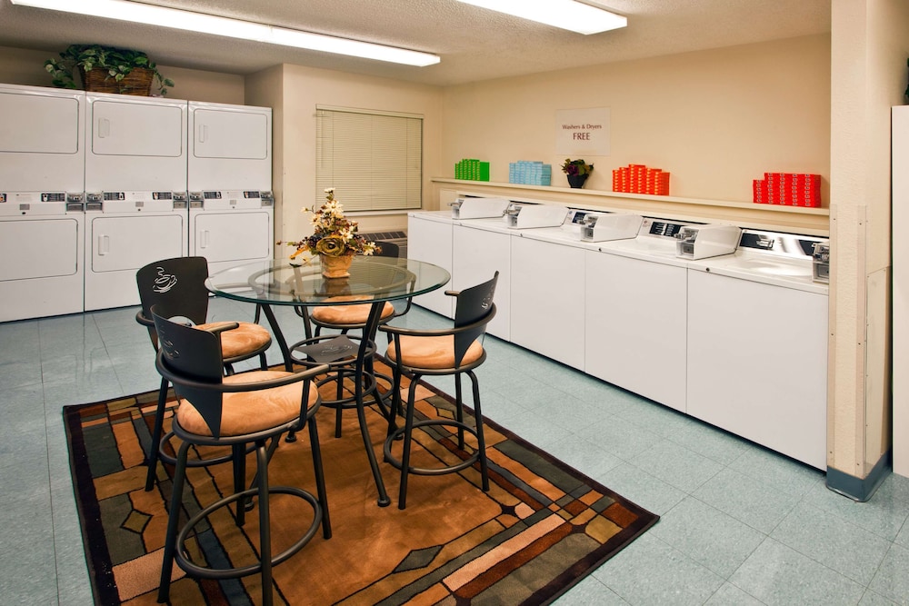 Sonesta Simply Suites Detroit Troy 22/27