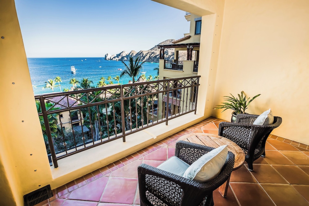 Hacienda Beach Club And Residences 31/50