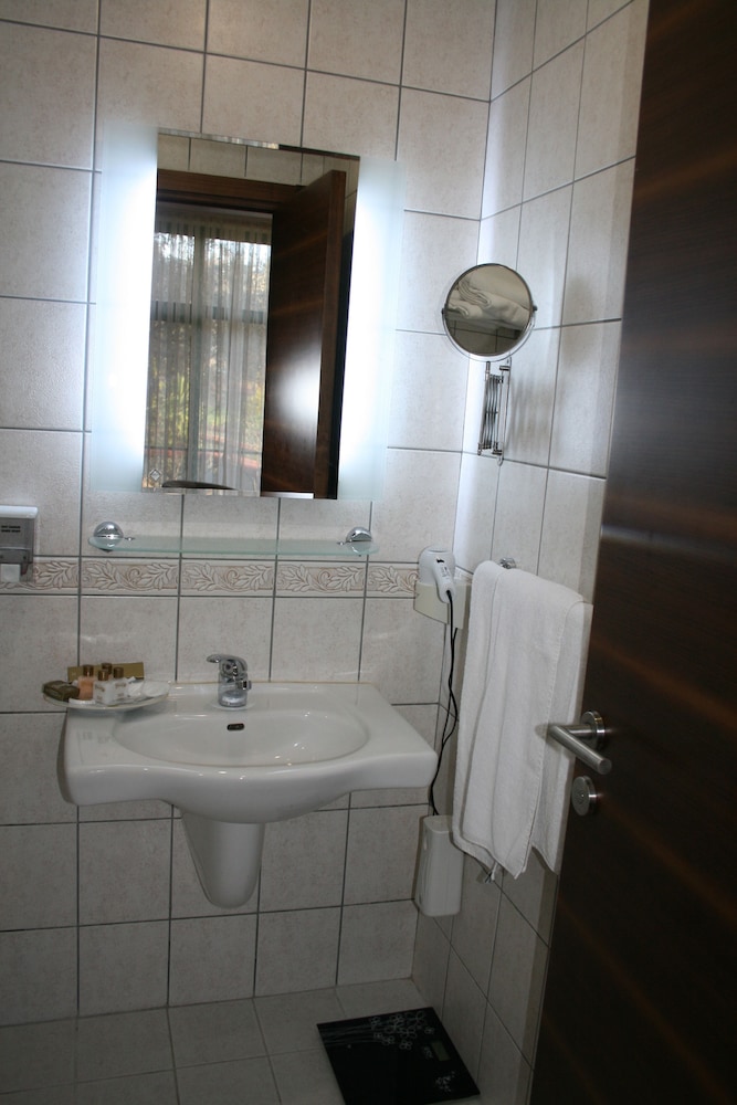 NYSA HOTEL 49/50