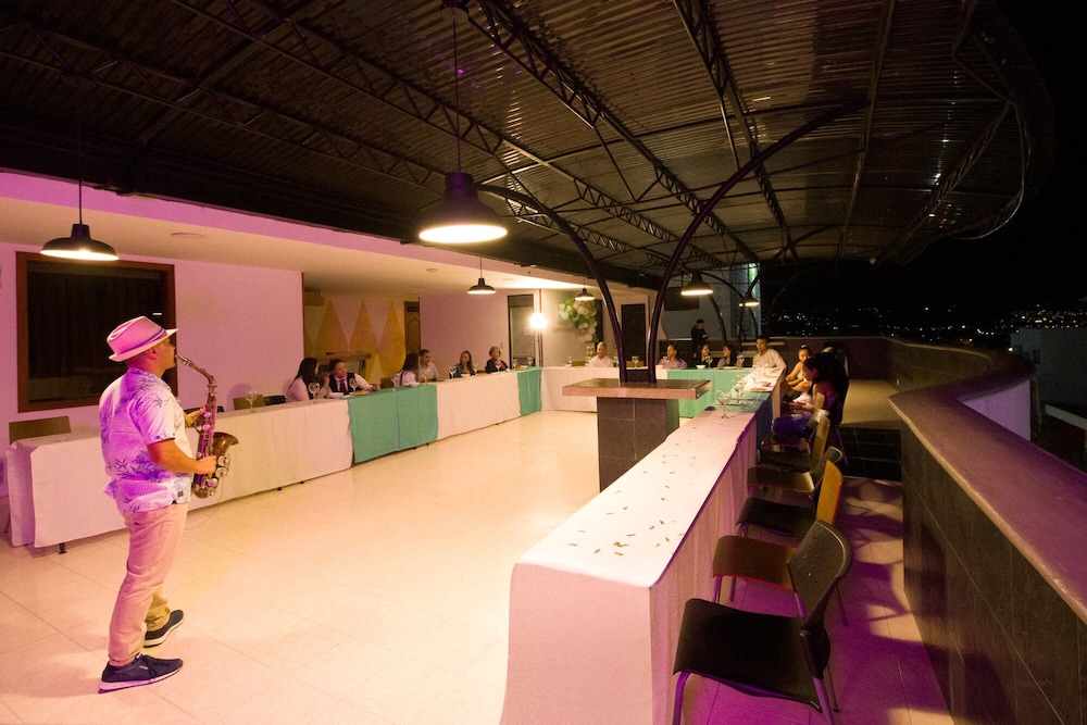 Luxor Plaza Hotel Pereira 47/50