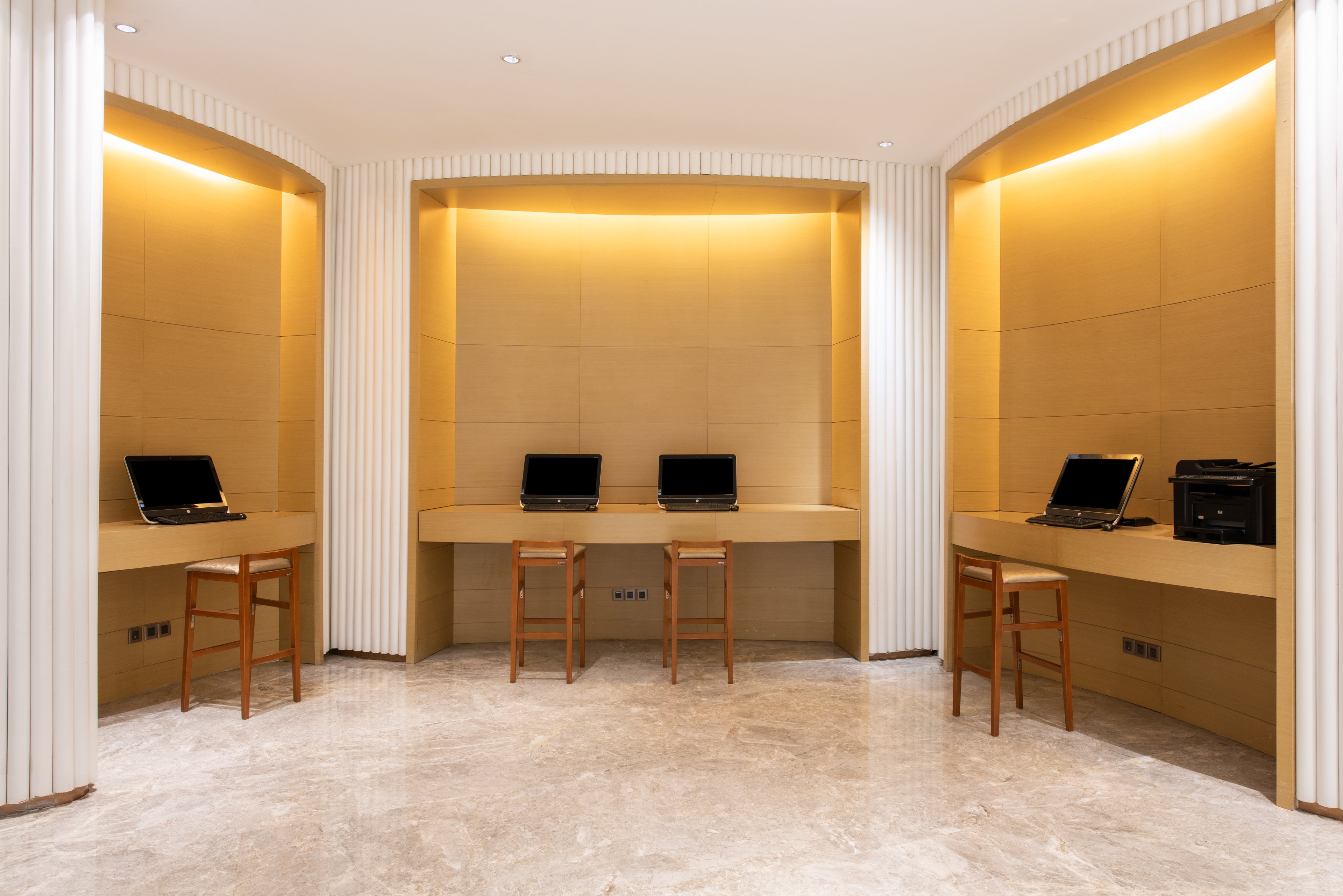 HOLIDAY INN EXPRESS SHENYANG GOLDEN CORRIDOR 33/49