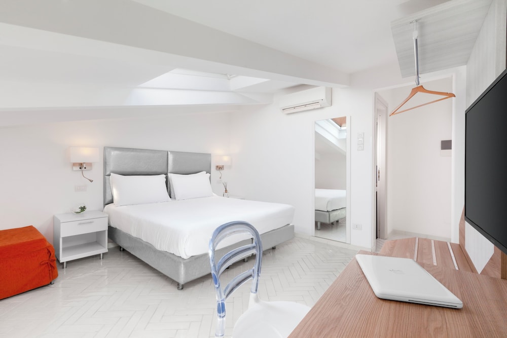 Room, Twin Beds, Attic، Palazzo Tasso 5/10