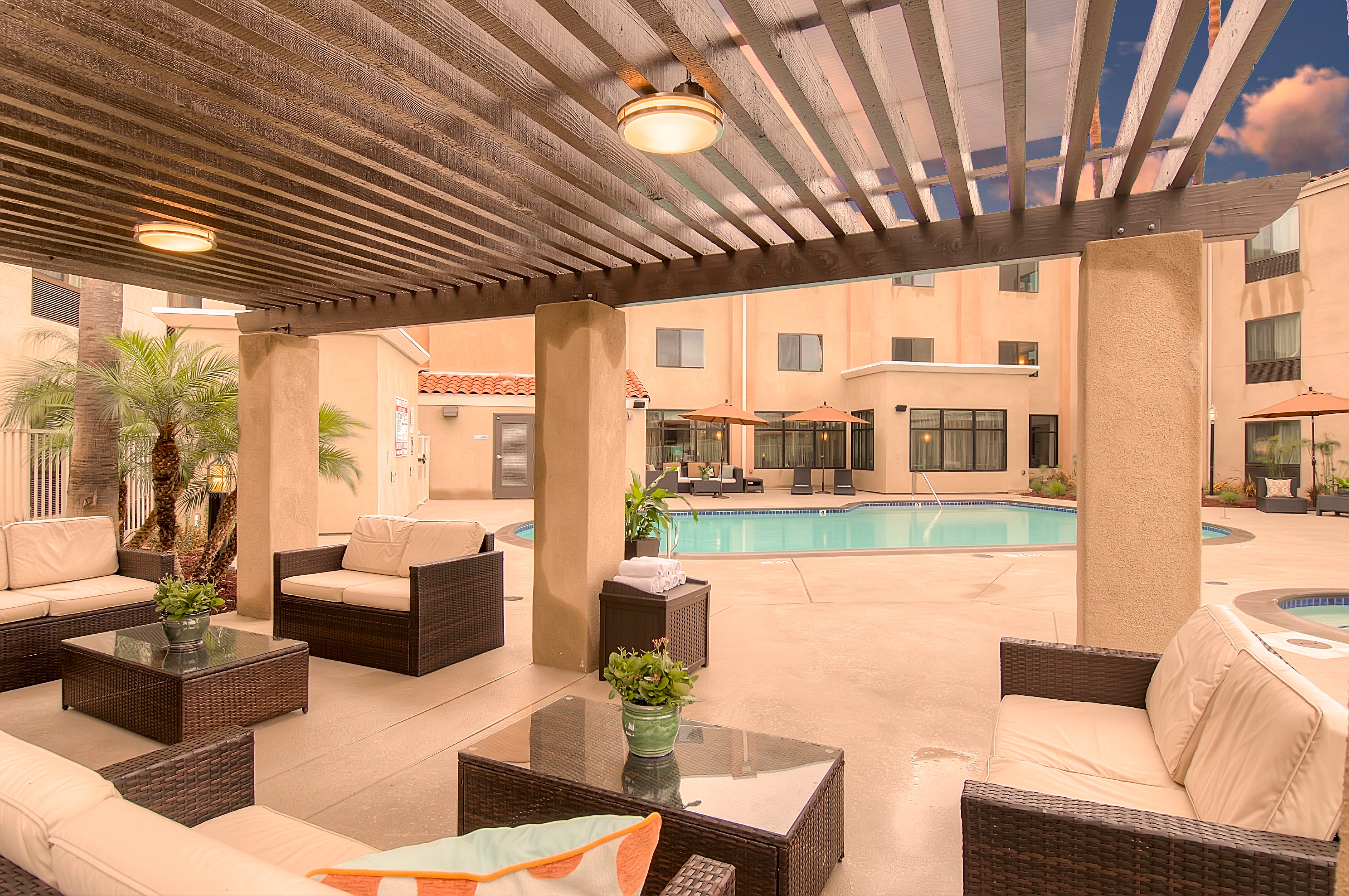 Holiday Inn Express Hotel & Suites Carlsbad Beach 24/45