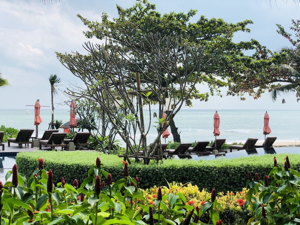 Khanom Beach Resort and Spa 57/68