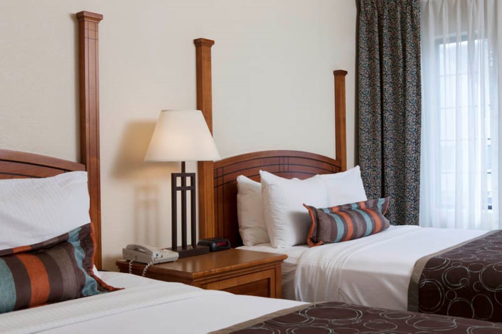 Staybridge Suites Denver - Cherry Creek 16/60