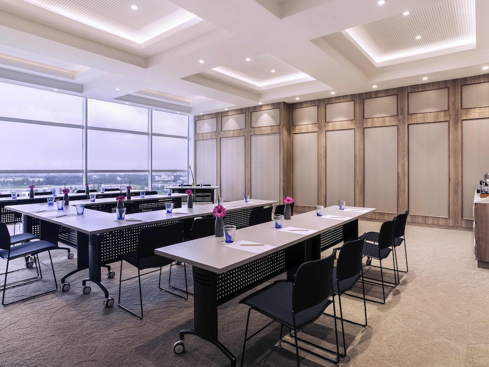 Mercure Jakarta Pantai Indah Kapuk 62/73