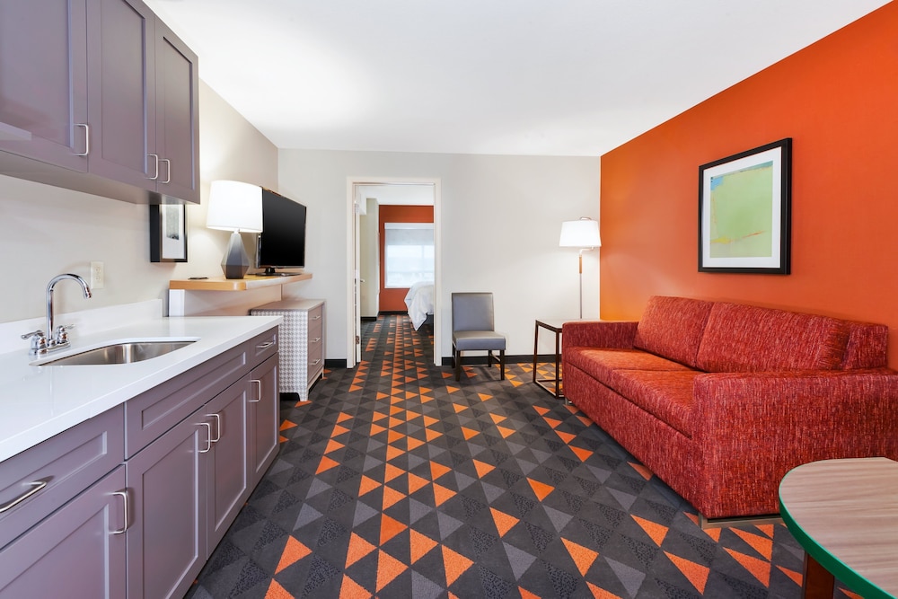 Holiday Inn & Suites Toledo Southwest - Perrysburg 24/59