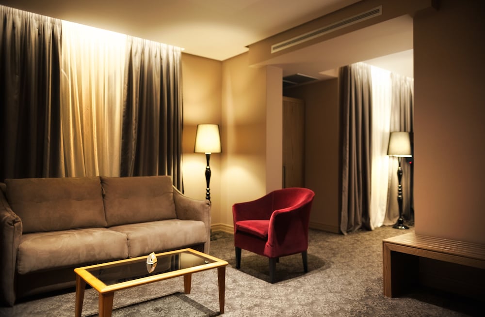Mondial Hotel Tirana 38/70
