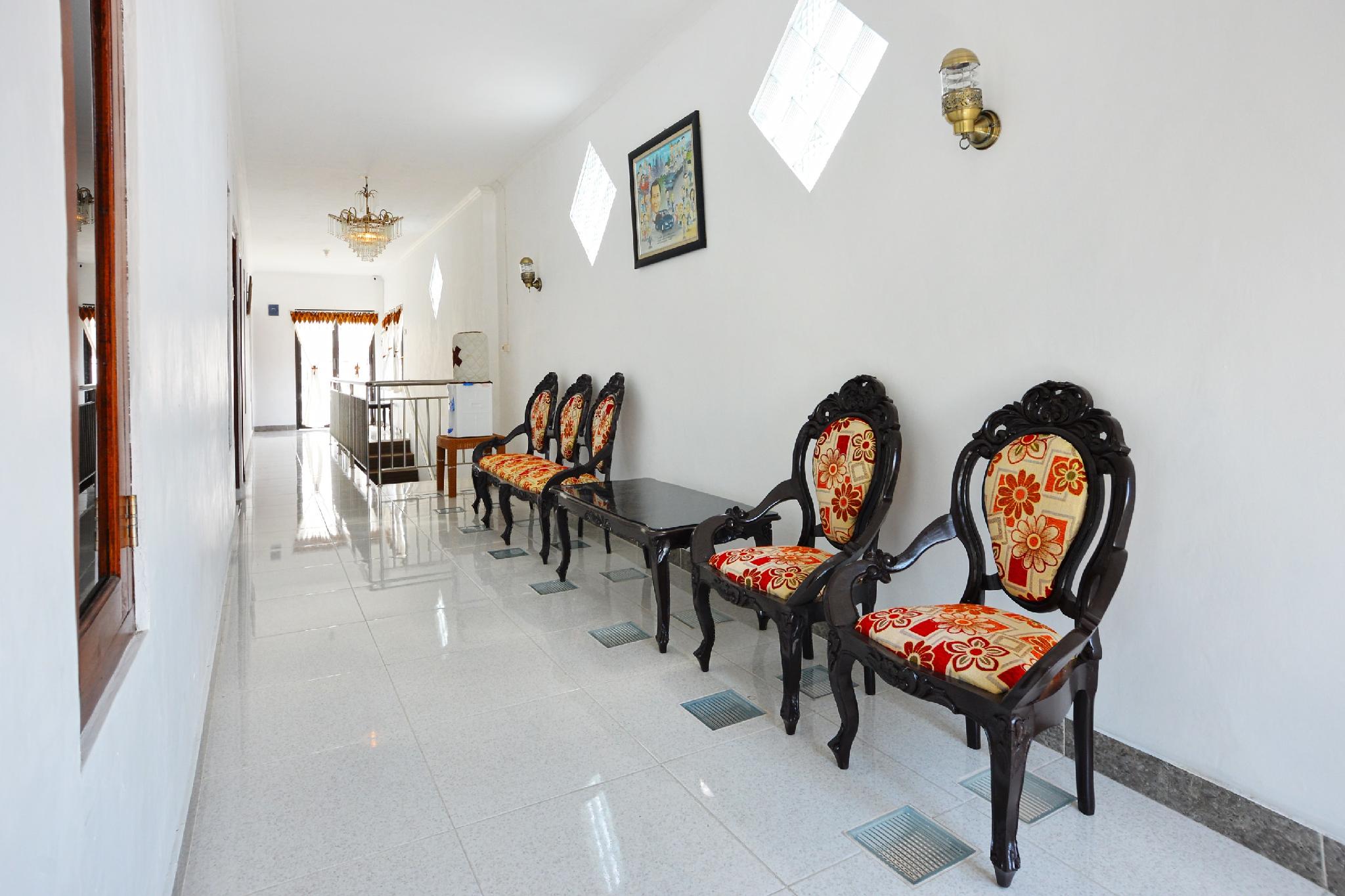 OYO 634 Elga Sastro Inn Syariah 17/24
