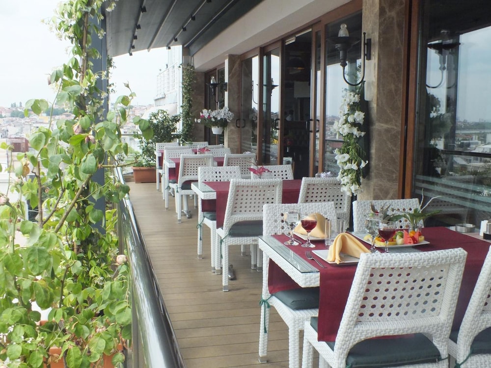 Grand Asiyan Hotel 37/46