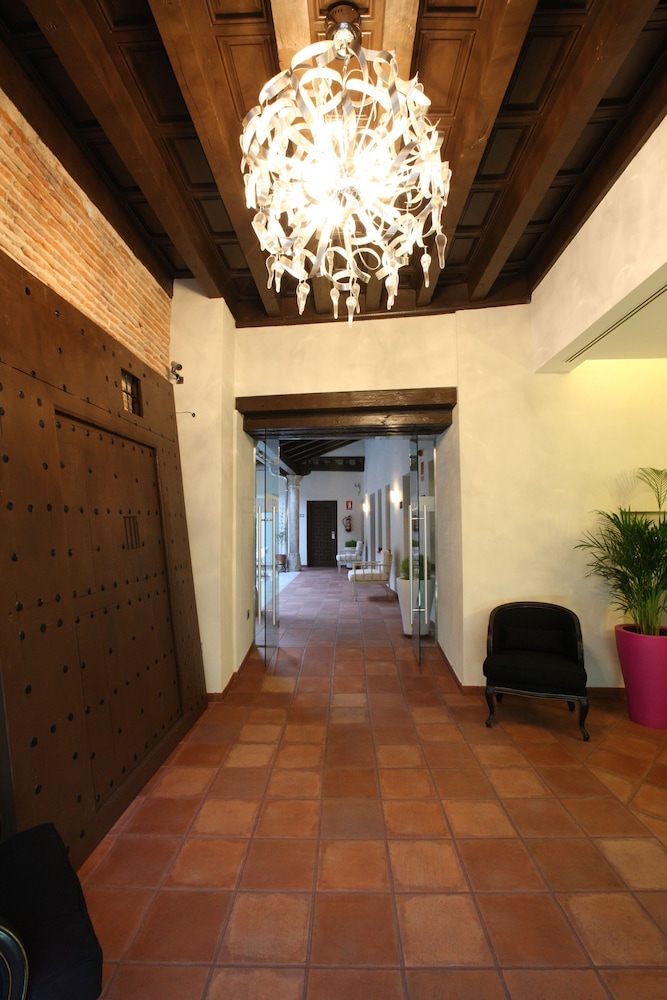 Evenia Alcala Boutique 8/29