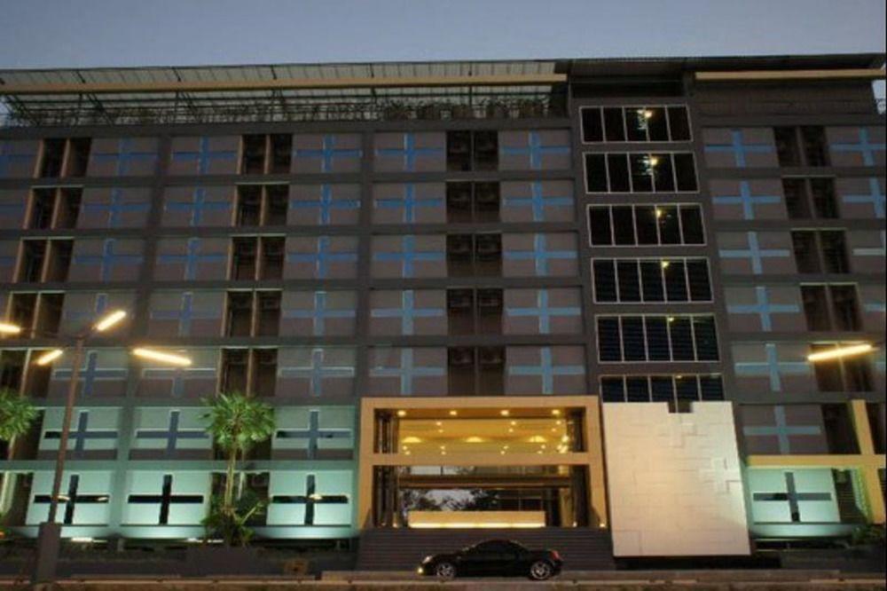 A Hotel 3/58