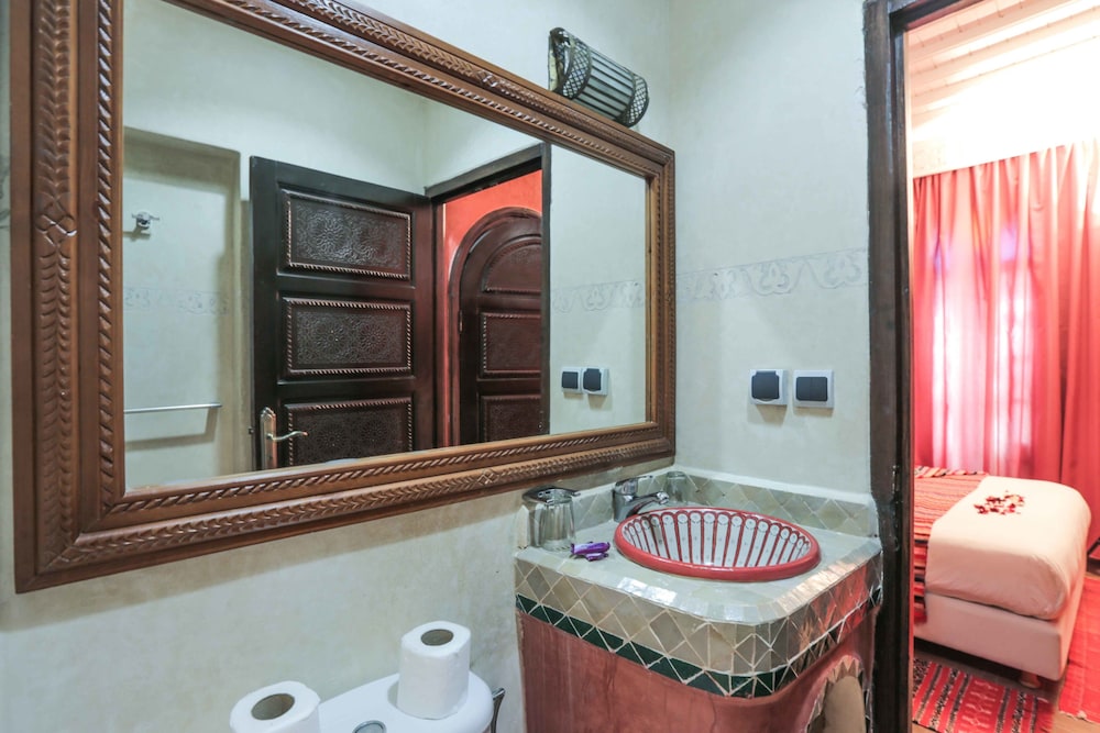Riad Nakhla 9/62