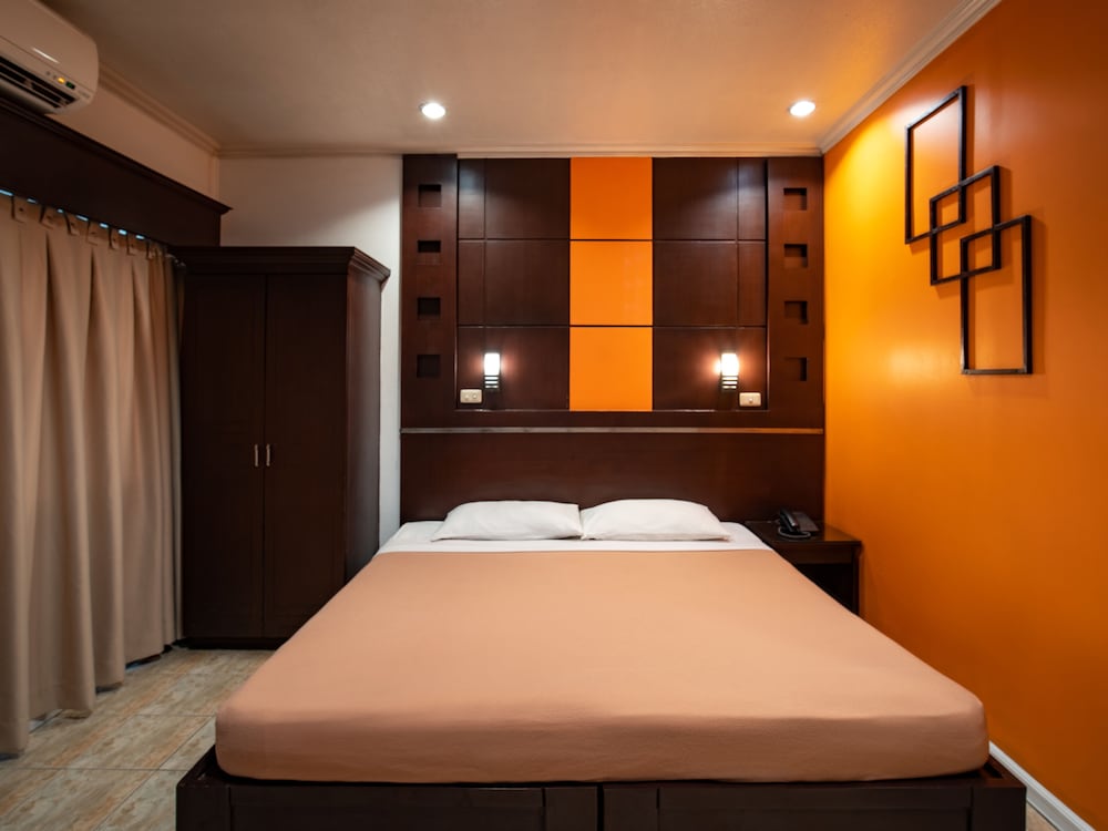 Paladin Hotel 20/41