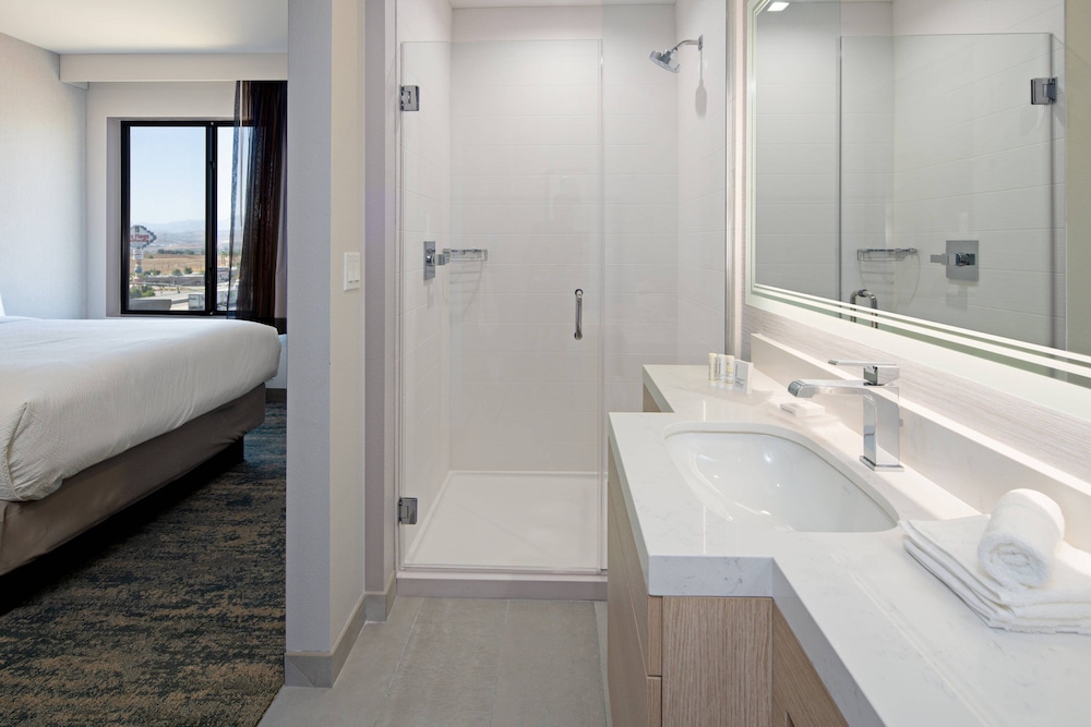 SpringHill Suites by Marriott Valencia 16/38