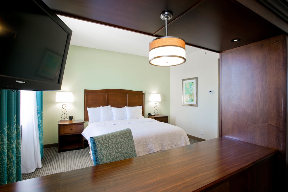 Hampton Inn Suites Orange Beach Gulf Front 26/76