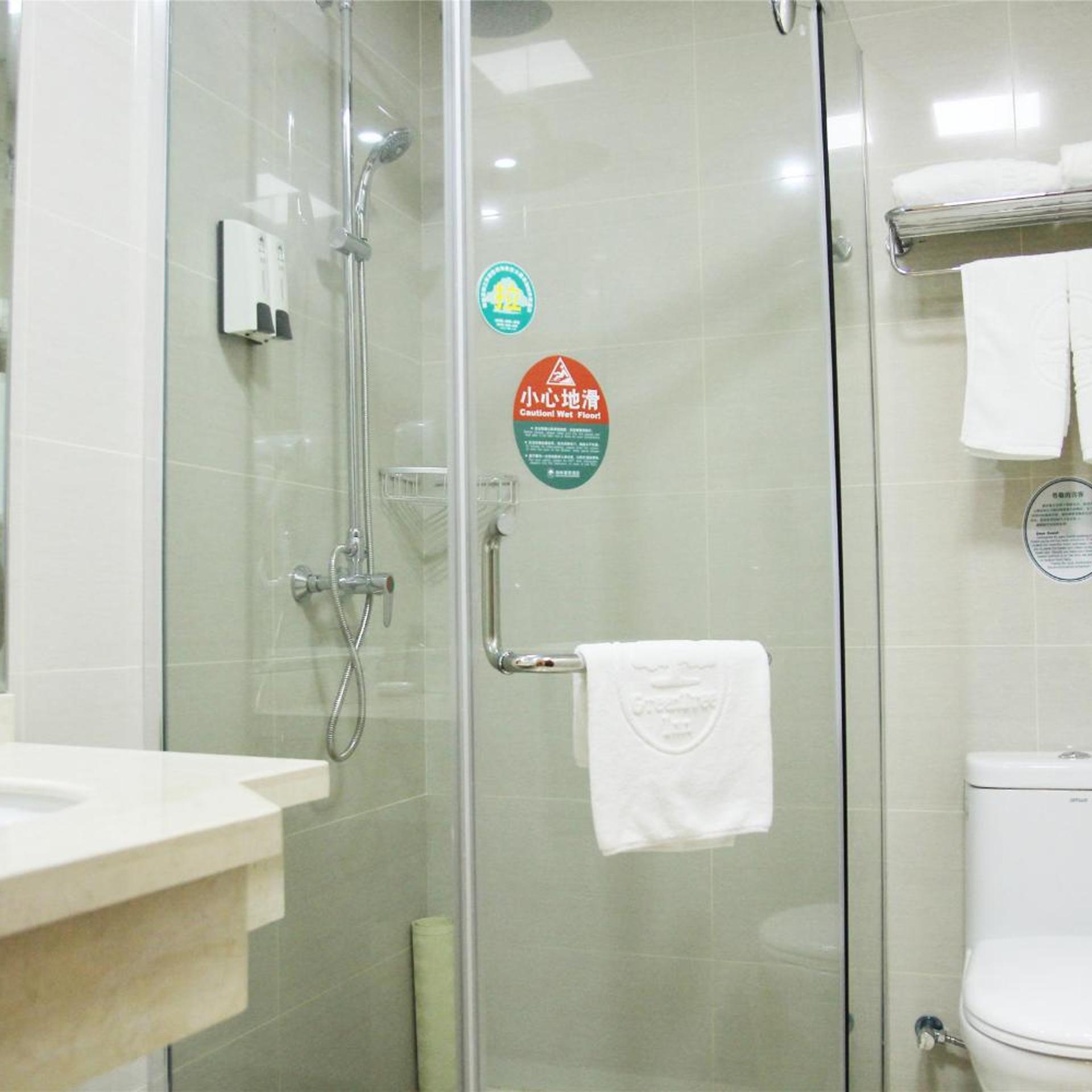 GreenTree Inn ShanDong RiZhao JuXian YinXing Avenue Middle ShanDong Road Business Hotel 63/67