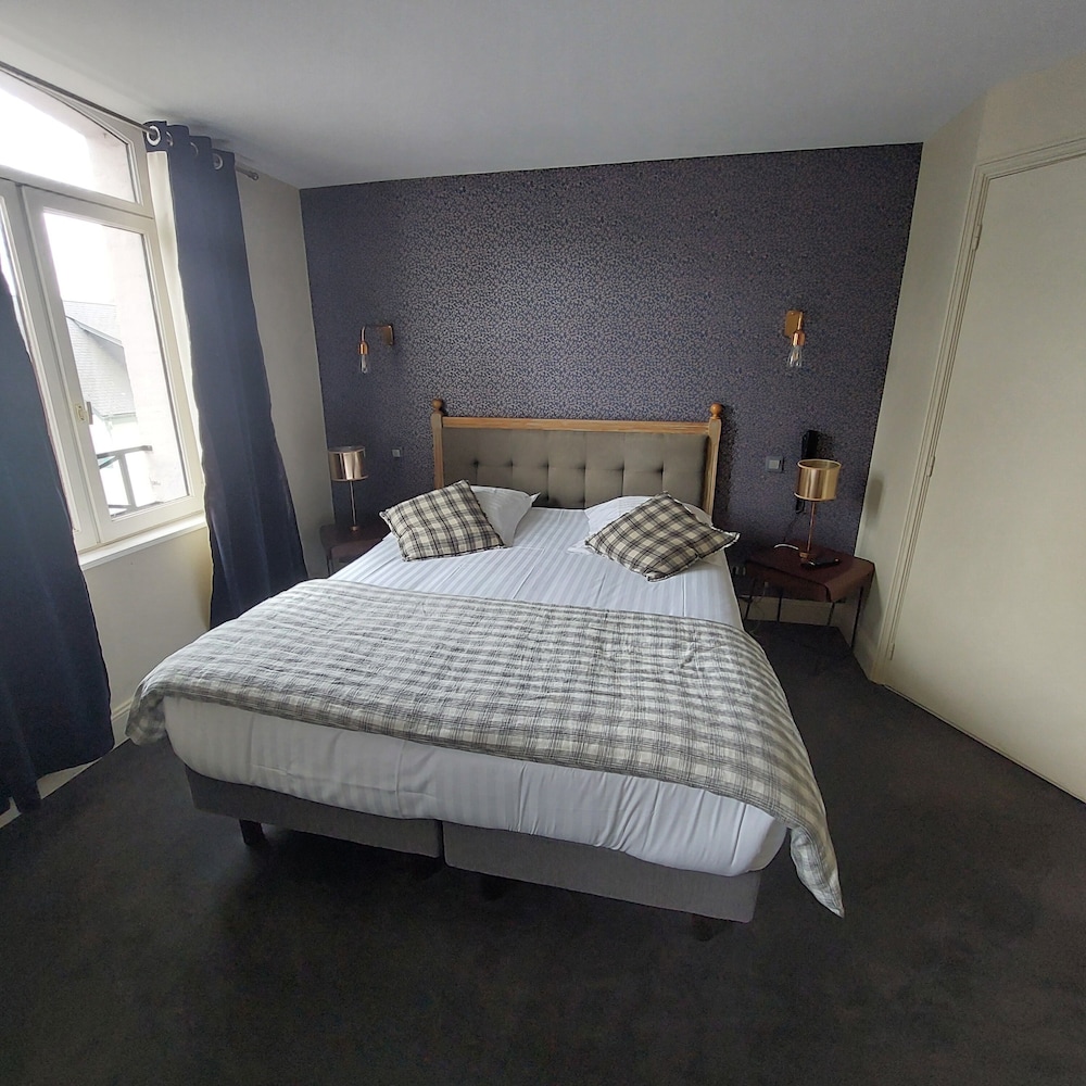 Hotel the Originals Saint Valery Sur Somme La Colonne de Bronze Ex In 11/71