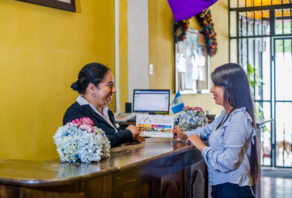 LAS CAMELIAS INN 6/50