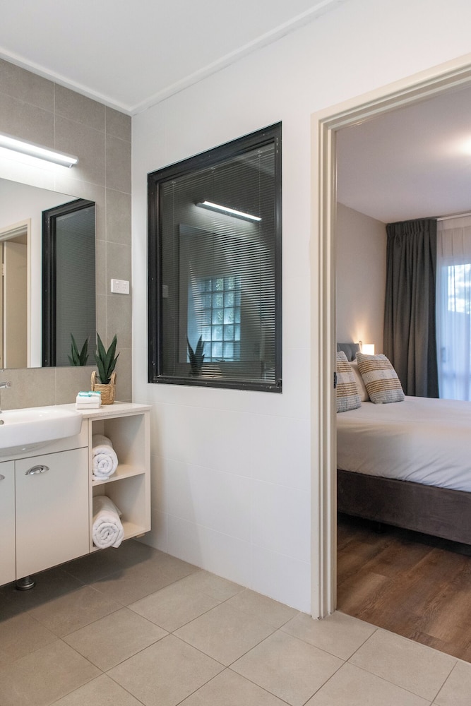 Broadwater Beach Resort Busselton 50/50