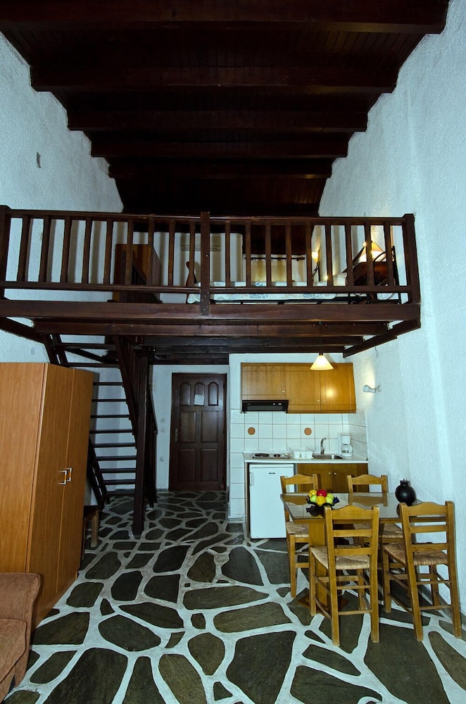 Delphi Resort 7/66