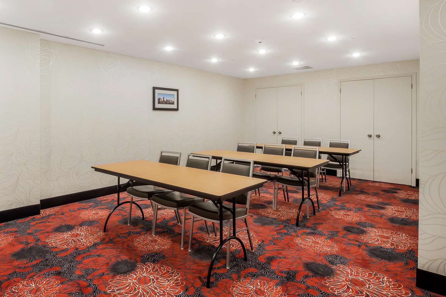 Comfort Inn And Suites Near Stadium 37/44
