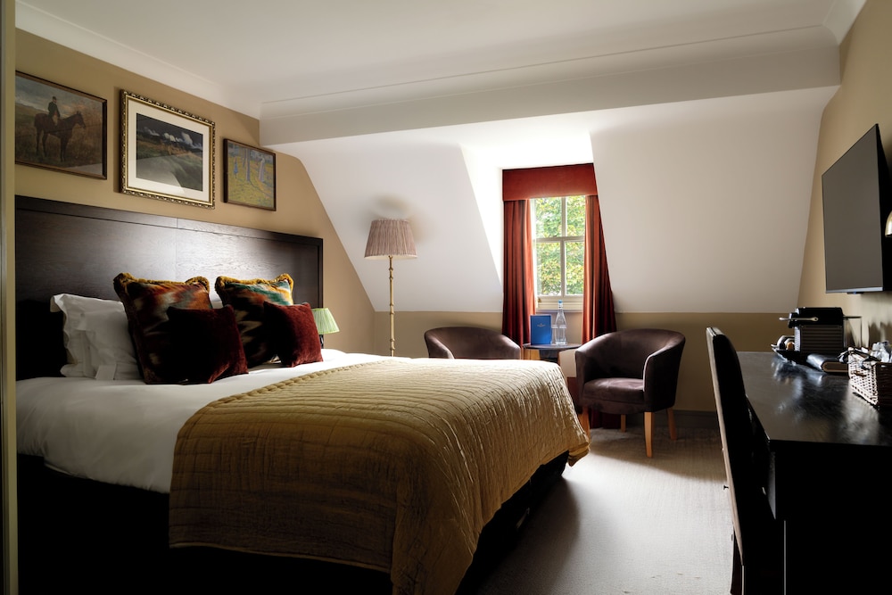 ROOM, DOUBLE BED