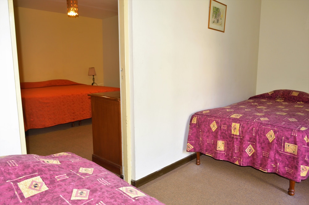 Las Mercedes Hostal Residencial 13/68