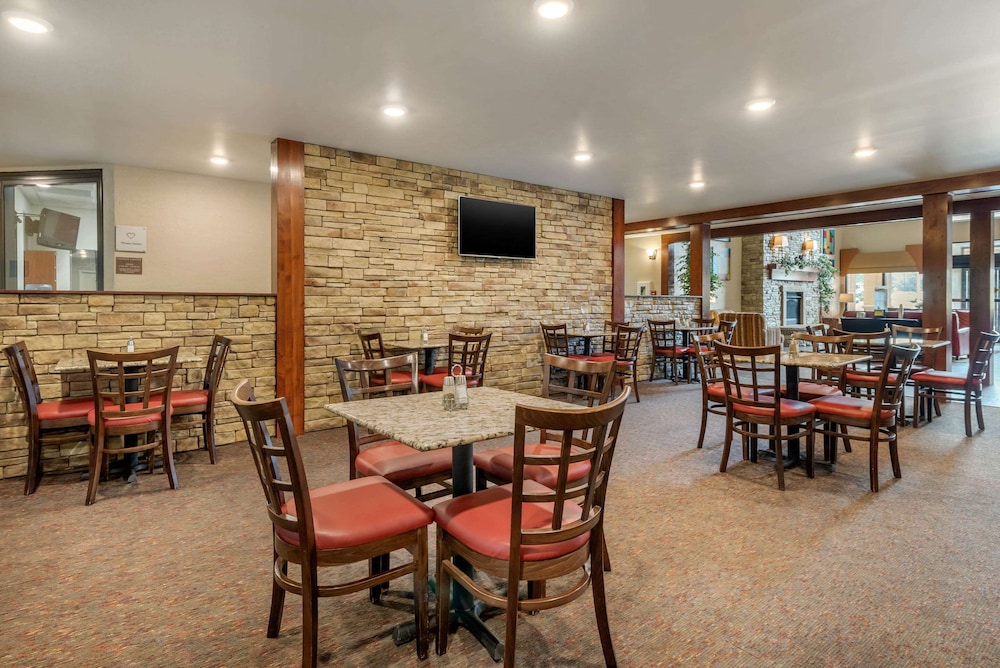 Comfort Suites near Route 66 40/49