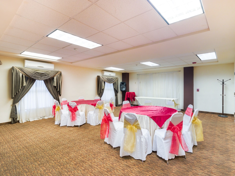 Capital O Hotel Herederos, Piedras Negras 15/35