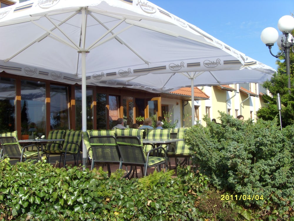 Landhotel Dresden 5/50